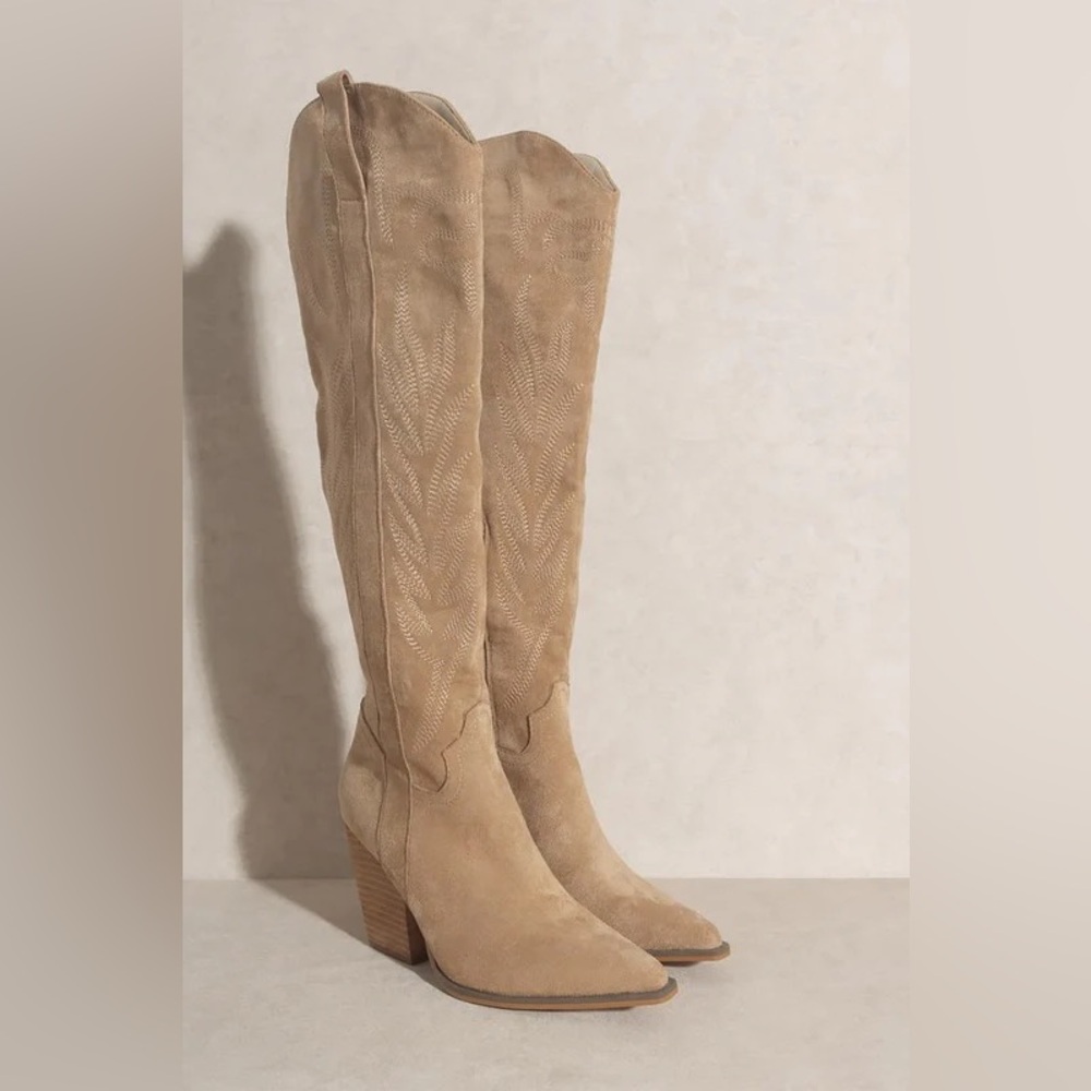 NIB BRONCO KNEE HIGH EMBROIDERED COWBOY BOOT Size 10